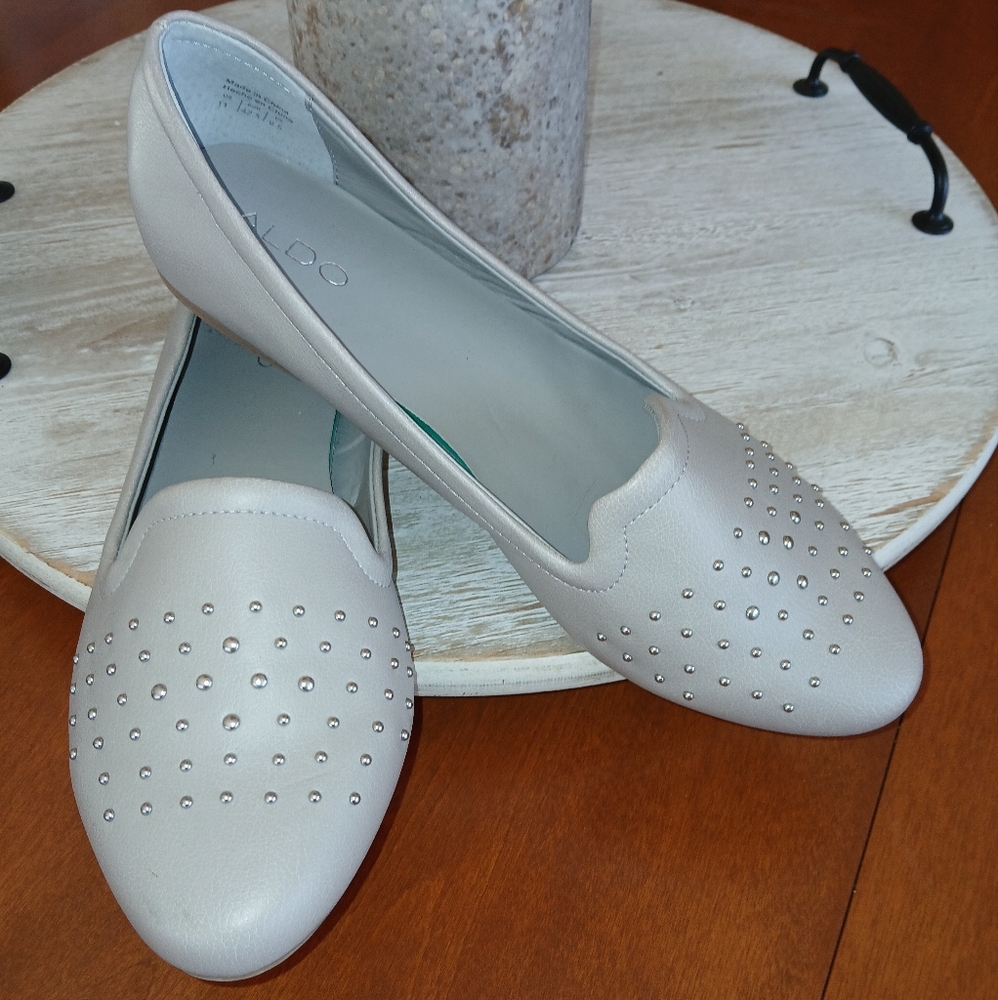 ALDO SILVER STUDDED SIZE 11